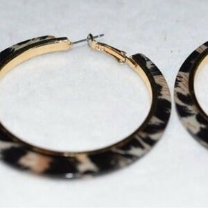 Elegant Gold and Black Hoop Earrings leopard print trendy